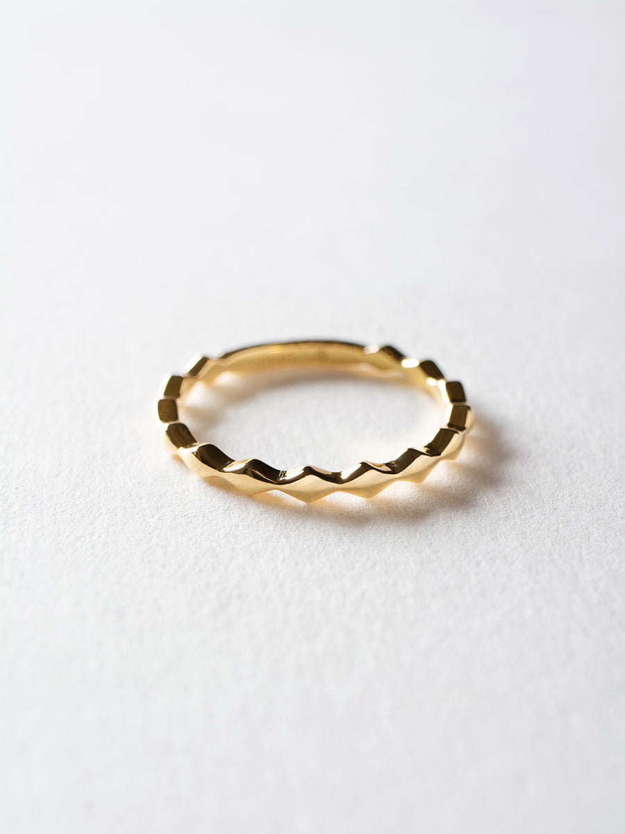 Minimalist Diamond Pattern Eternity Ring