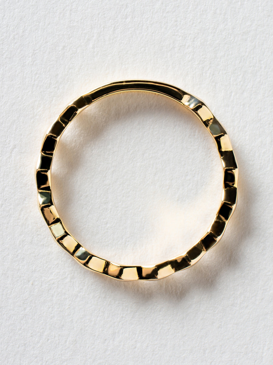 Minimalist Diamond Pattern Eternity Ring